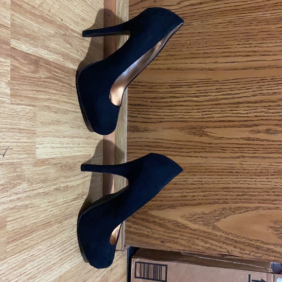 Heals - Picture 4 of 6